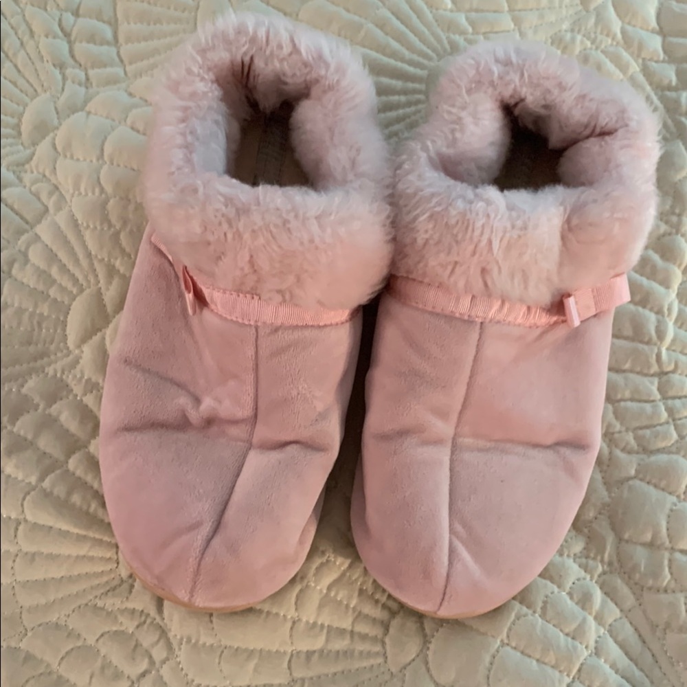 Pink Dearforms Quilted Plush Slippers for Cozy Comfort